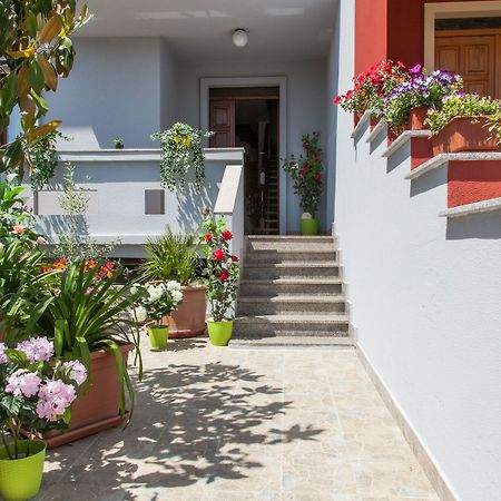 B&B Arcobaleno Donigala Fenughedu Esterno foto
